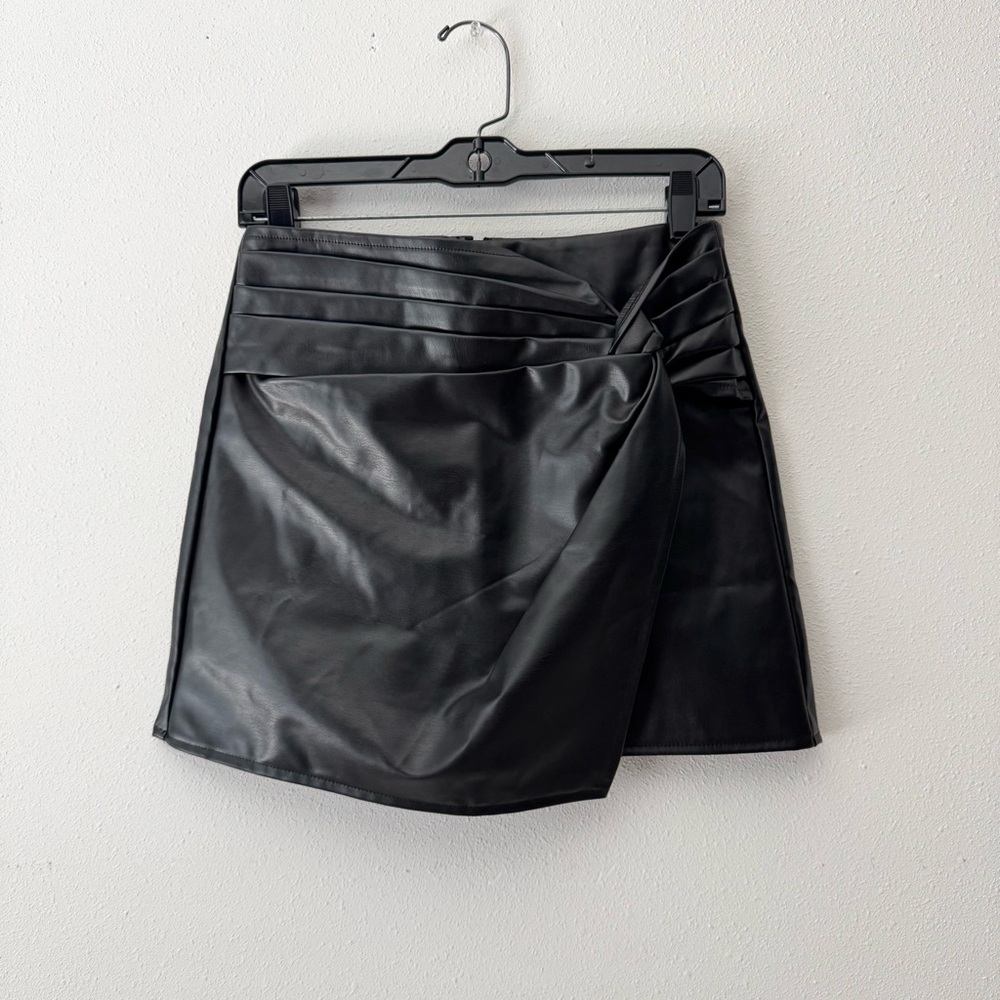 NEW Commense Elegant Black Faux Leather Skirt